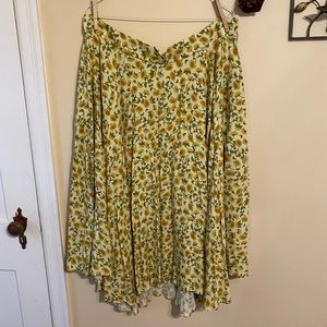 NWT ModCloth sunflower skirt with pockets!!